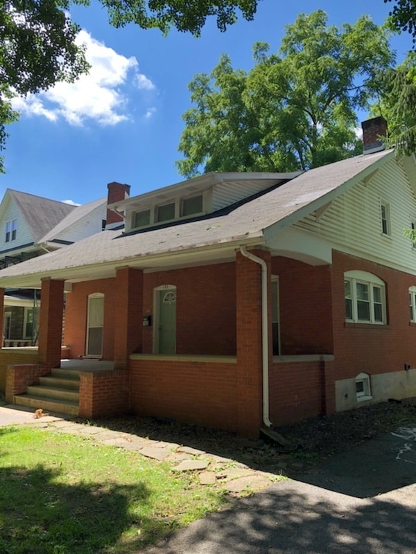 Building Photo - House on E. Park Avenue -- Available 2026-...