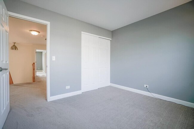 Building Photo - 553 Telluride Dr