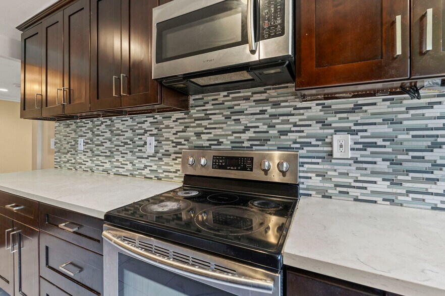 Building Photo - 3113 Raintree Cir