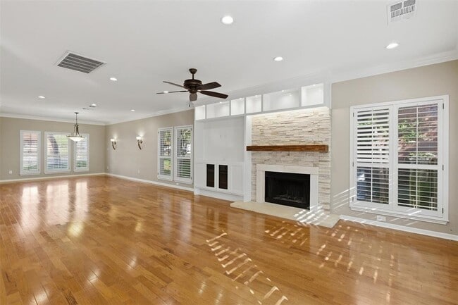 Building Photo - 5813 Miramonte Dr