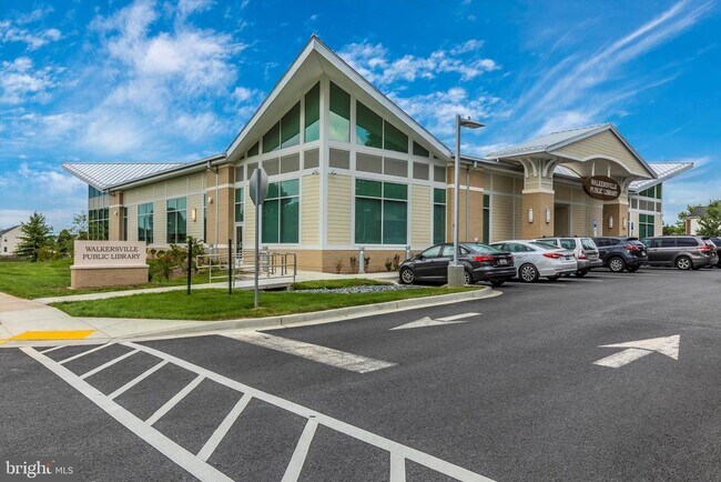 Building Photo - 103 Savannah Ct