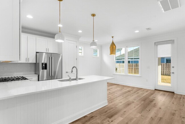 Building Photo - 117 Roundwood Dr