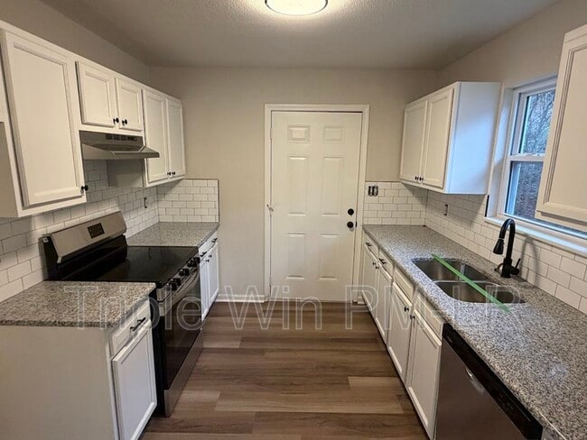 Building Photo - 107 Juniper Pl