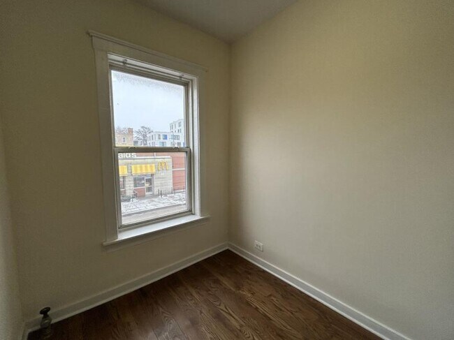Building Photo - 0 bedroom in Chicago IL 60646