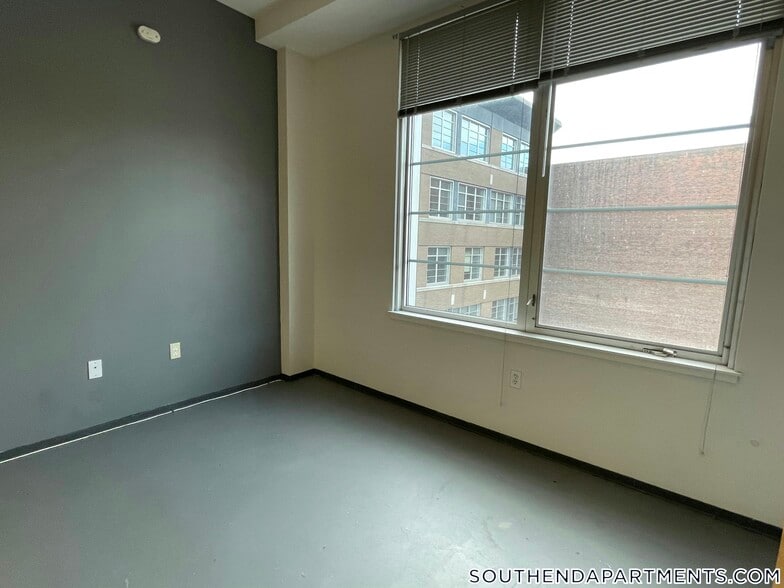 Building Photo - 160 E Berkeley St