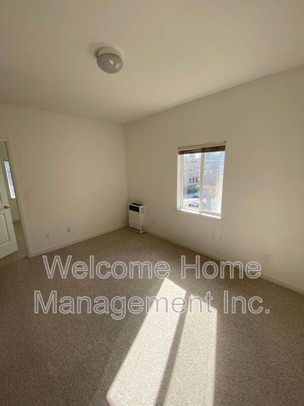 Building Photo - 1426 Henry St