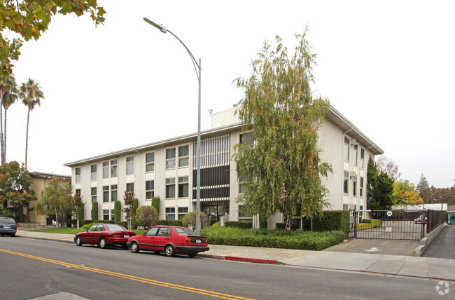 Building Photo - 4747 Atherton Ave