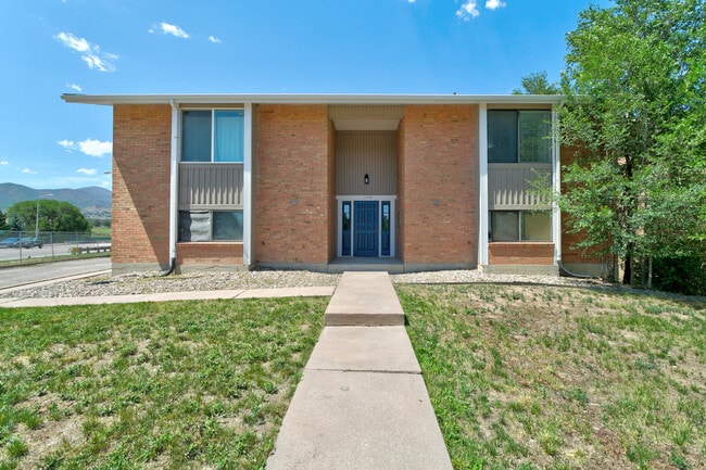 Building Photo - 1140 Holli Springs Ln