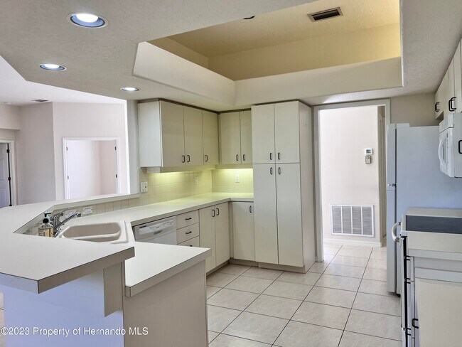 Building Photo - 9369 Ashley Dr