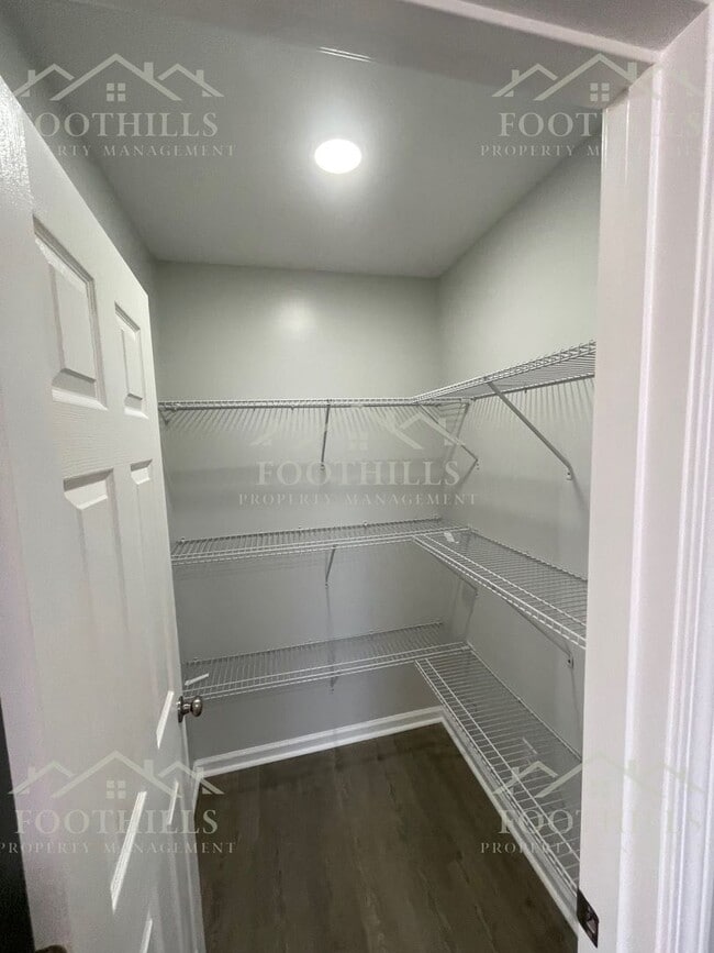 Building Photo - 103 Rhoe Cir