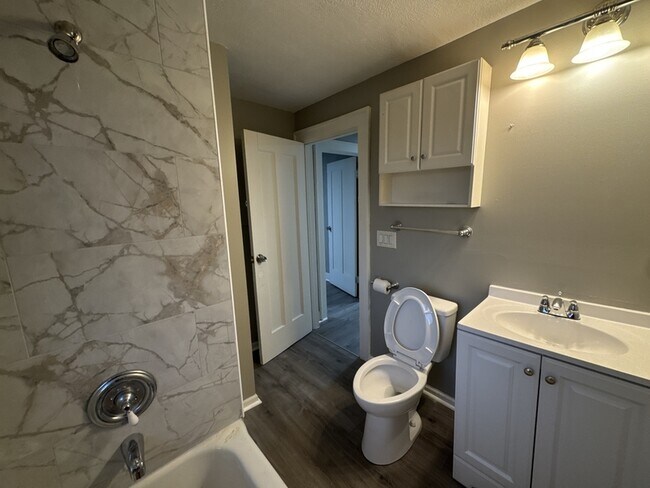 Building Photo - 11104 Lincoln Ave