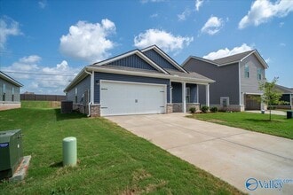 Building Photo - 22845 Dashwood Ln