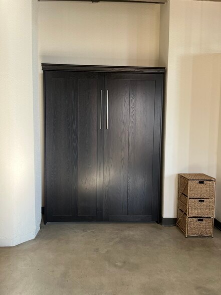 Queen Murphy Bed - 1535 Walnut St