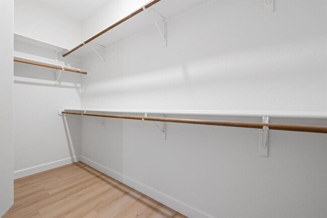 Building Photo - 2111 Speidel Dr
