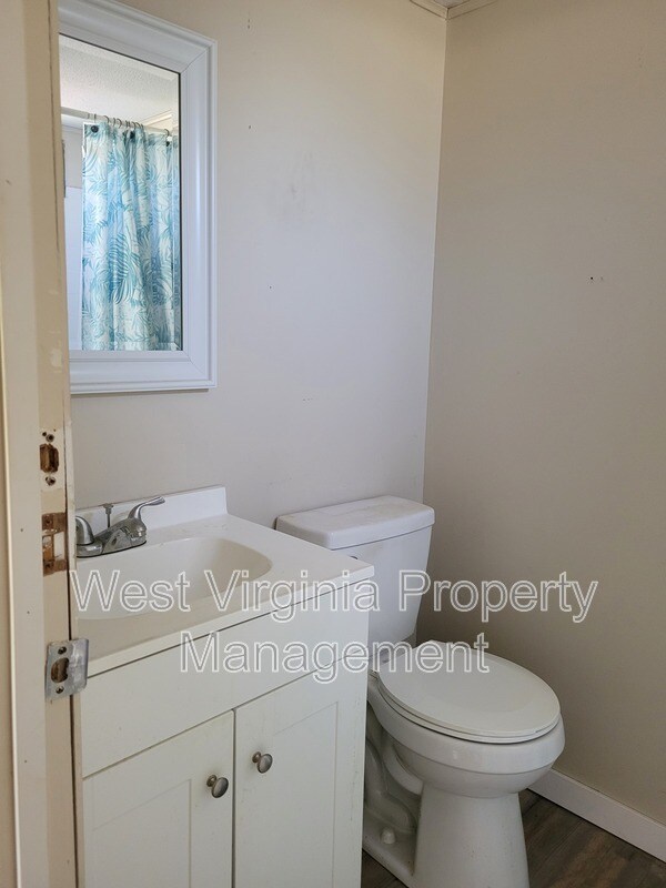 Building Photo - 432 Pocahontas St W