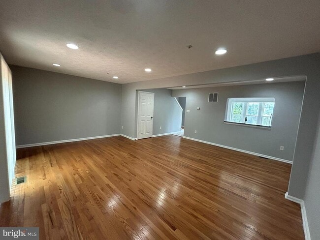 Building Photo - 17930 Cottonwood Terrace