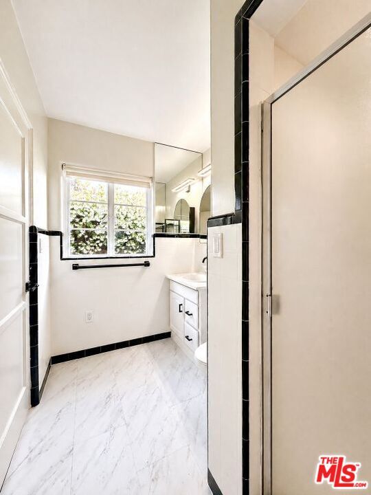 Building Photo - 341 S Rodeo Dr