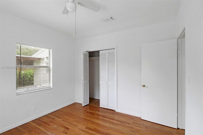 Building Photo - 4630 SW 13th Terrace