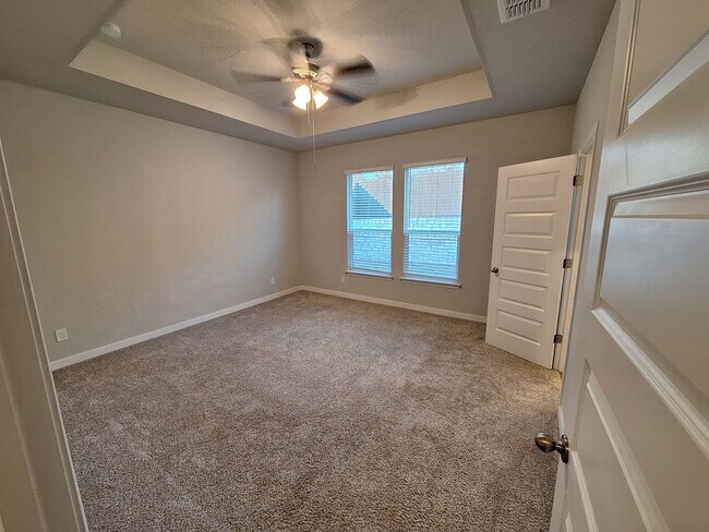 Building Photo - Stunning Duplex in Emma Park