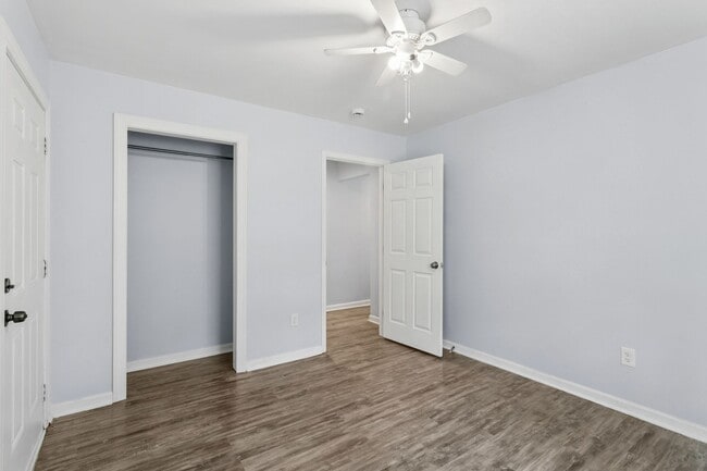 Building Photo - Updated Large Home with Private In-Law Suite Near Gloucester Main Street