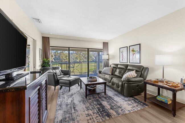 Building Photo - Furnished Resort 2/2 Condo, on Golf Course, Lake Views