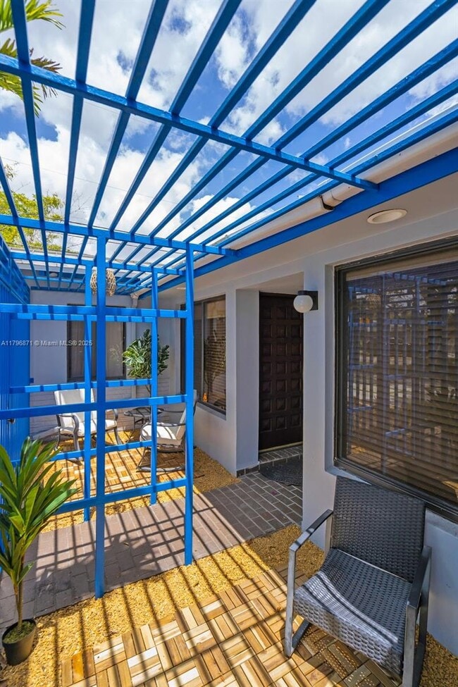 Building Photo - 3225 SW 58th Ave