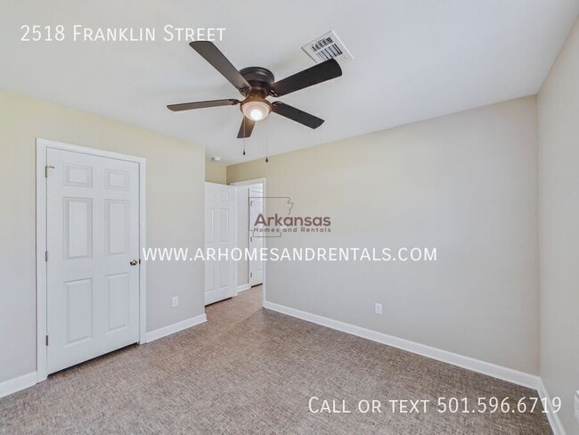 Building Photo - 2518 Franklin St