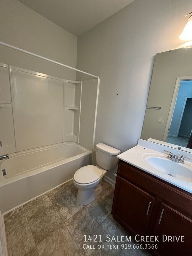 Building Photo - 1421 Salem Creek Dr