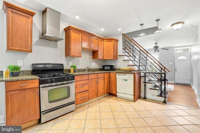 Building Photo - 4441 Silverwood St