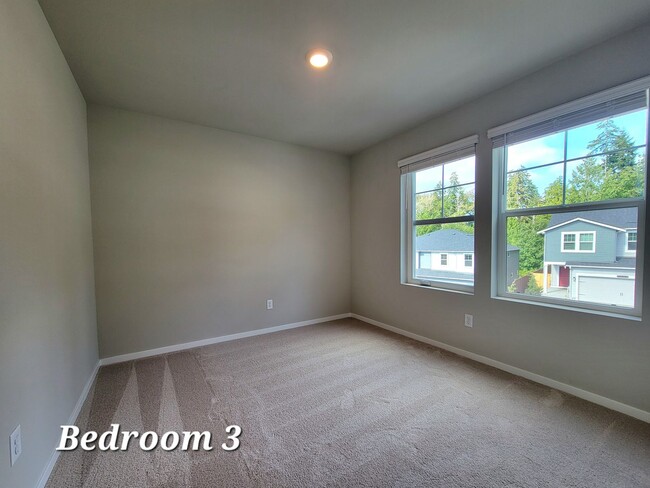 Building Photo - Brand New 3 bed with loft and fully fenced yard in convenient CK location!