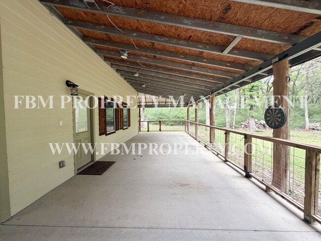 Building Photo - 338 Post Oak Dr