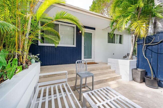 Building Photo - 3100 Naomi St