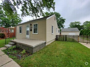 Building Photo - 3 Bedroom Ranch, Hardwood Floors, Recessed...