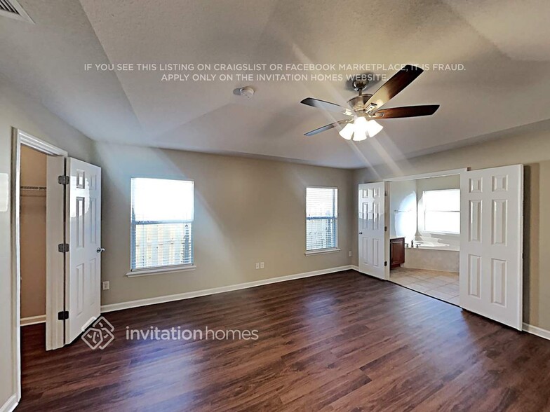 Building Photo - 713 Hazelmoor Ln