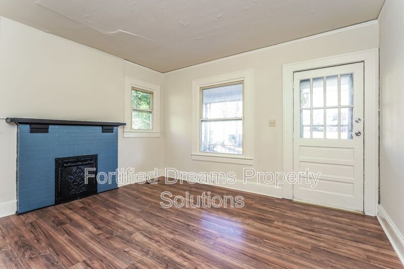 Building Photo - 2230 Greenway Ave NW