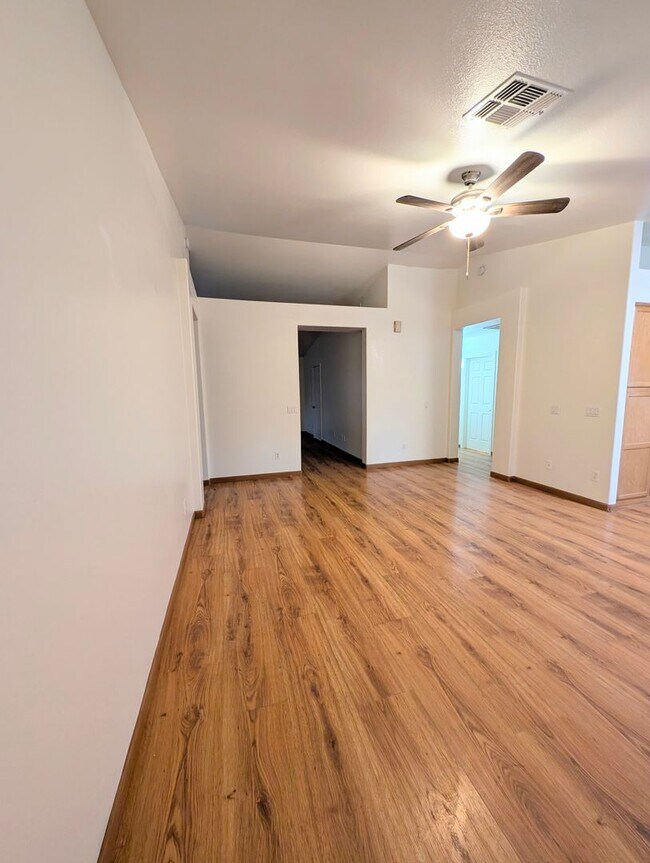 Building Photo - AVAILABLE NOW Beautiful Home with Sparkling Pool in Superstition Springs!!