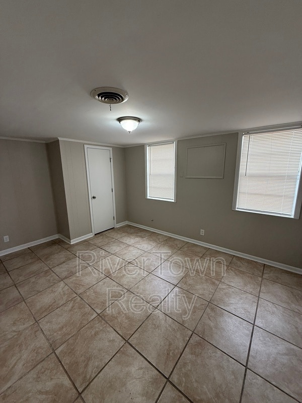 Building Photo - 4867 Dianne Dr