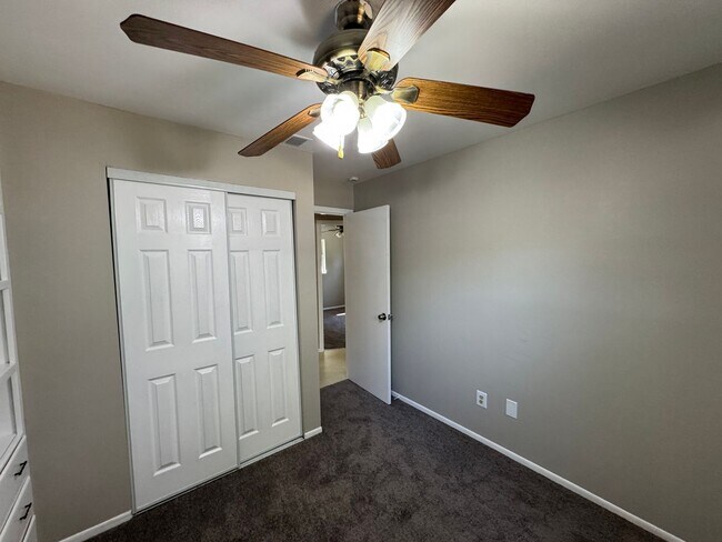 Building Photo - Charming 4 Bedroom, 1 Bathroom Home in Orange City!!