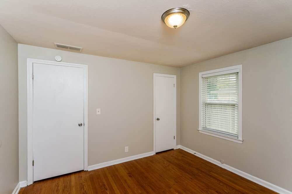 Building Photo - 5811 Dell Rose Dr