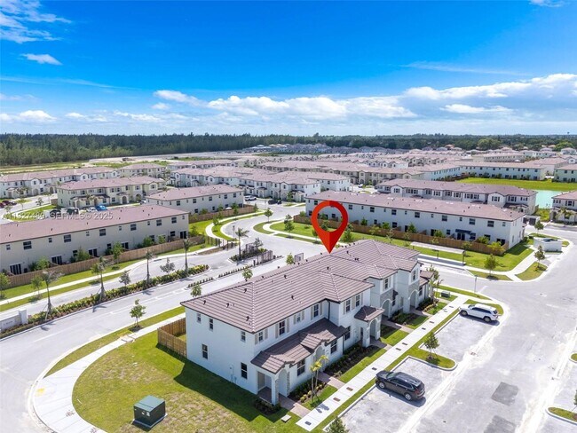 Building Photo - 2665 SE 28th St