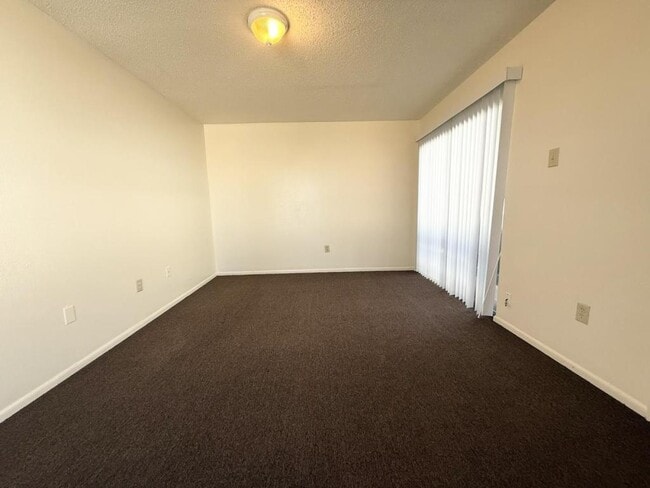 Building Photo - 1625 42nd St