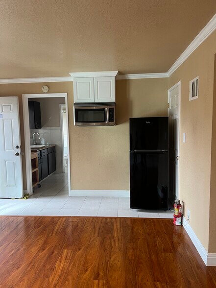 Building Photo - 261 Merced Dr