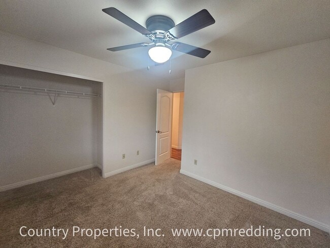 Building Photo - Spacious Home in Saratoga Estates with Lan...