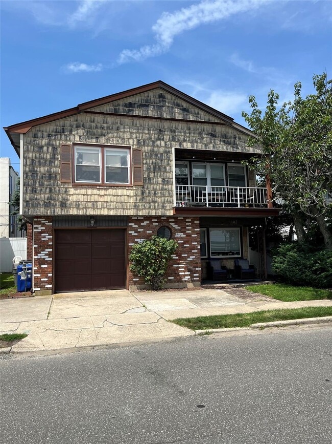 Primary Photo - 107 Mitchell Ave