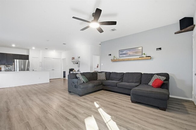 Building Photo - 1106 Cattail Ln