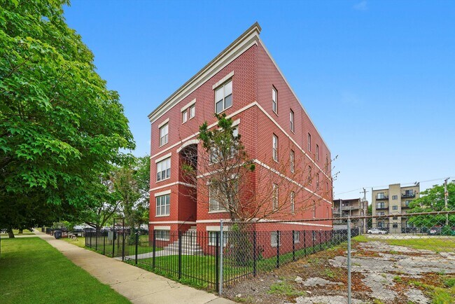 Building Photo - 6220 S Kenwood Ave