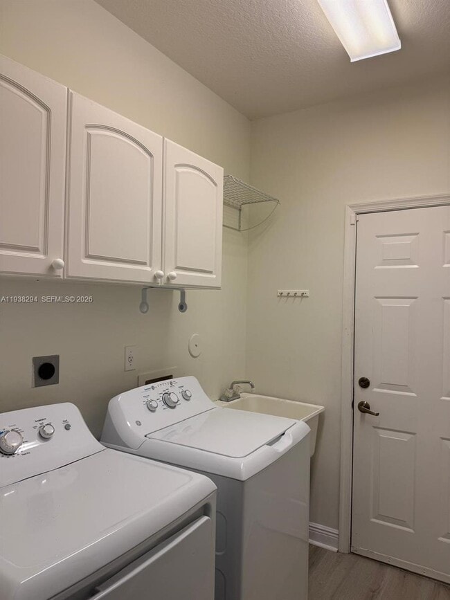 Building Photo - 2408 Deer Creek Rd