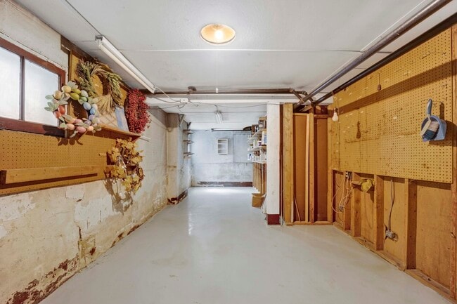 Building Photo - 636 S Euclid Ave