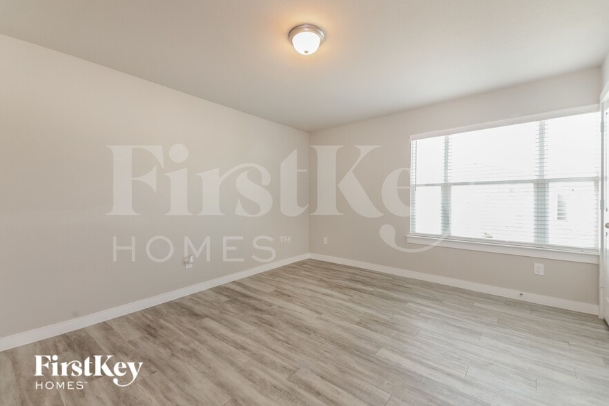 Building Photo - 322 Nima Ln