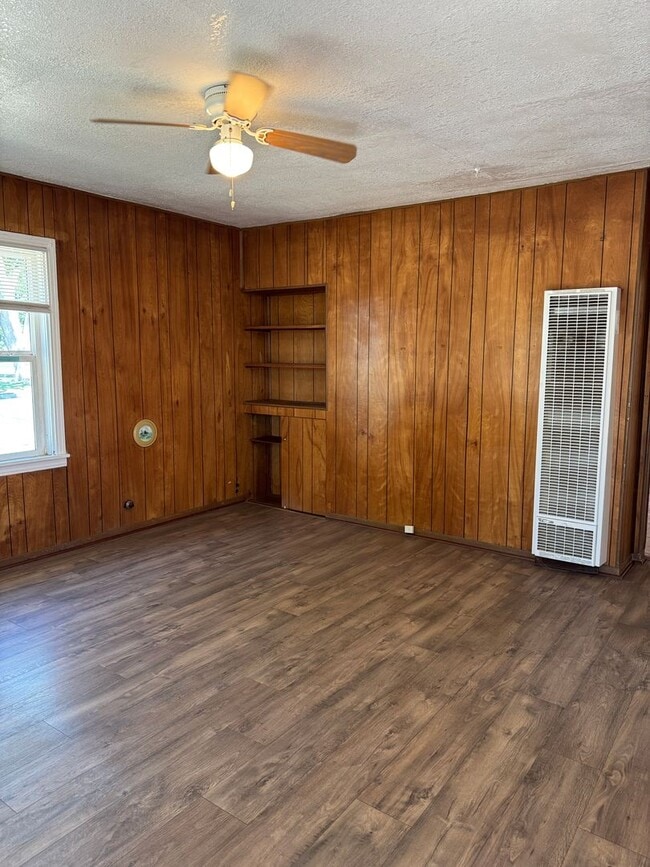 Building Photo - 1291 Wallis Ave